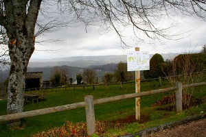 panneau signaletique carladez mur de barrez rando vtt